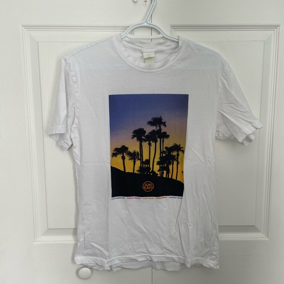 H&M Thin White T-Shirt with California Graphic.  Men’s XS.  EUC - Picture 1 of 4